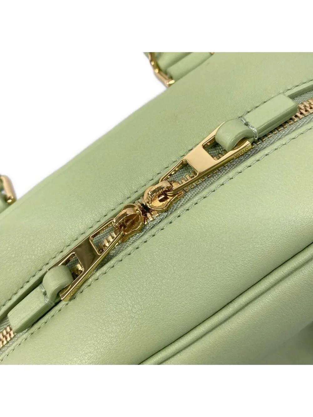 Loewe Handbag Amazona 16 Square Light Green